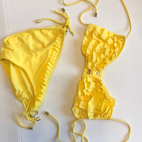 Yellow Ruffle Bikini Set Size Medium - Picture 1 of 1